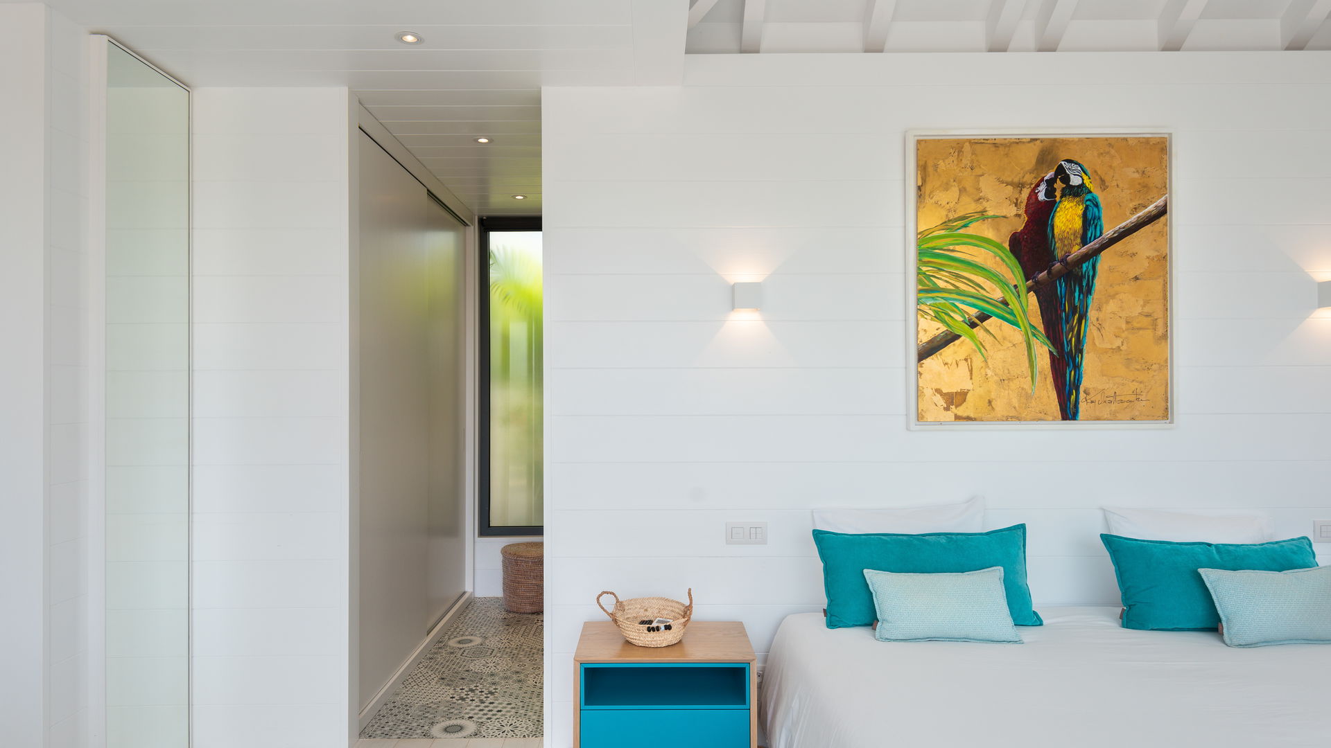 BEDROOM 2
