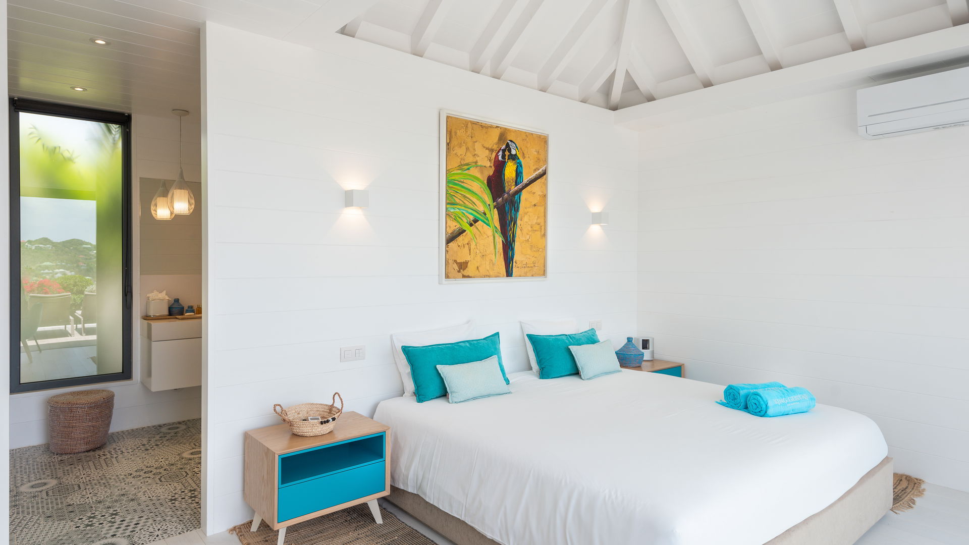 BEDROOM 2