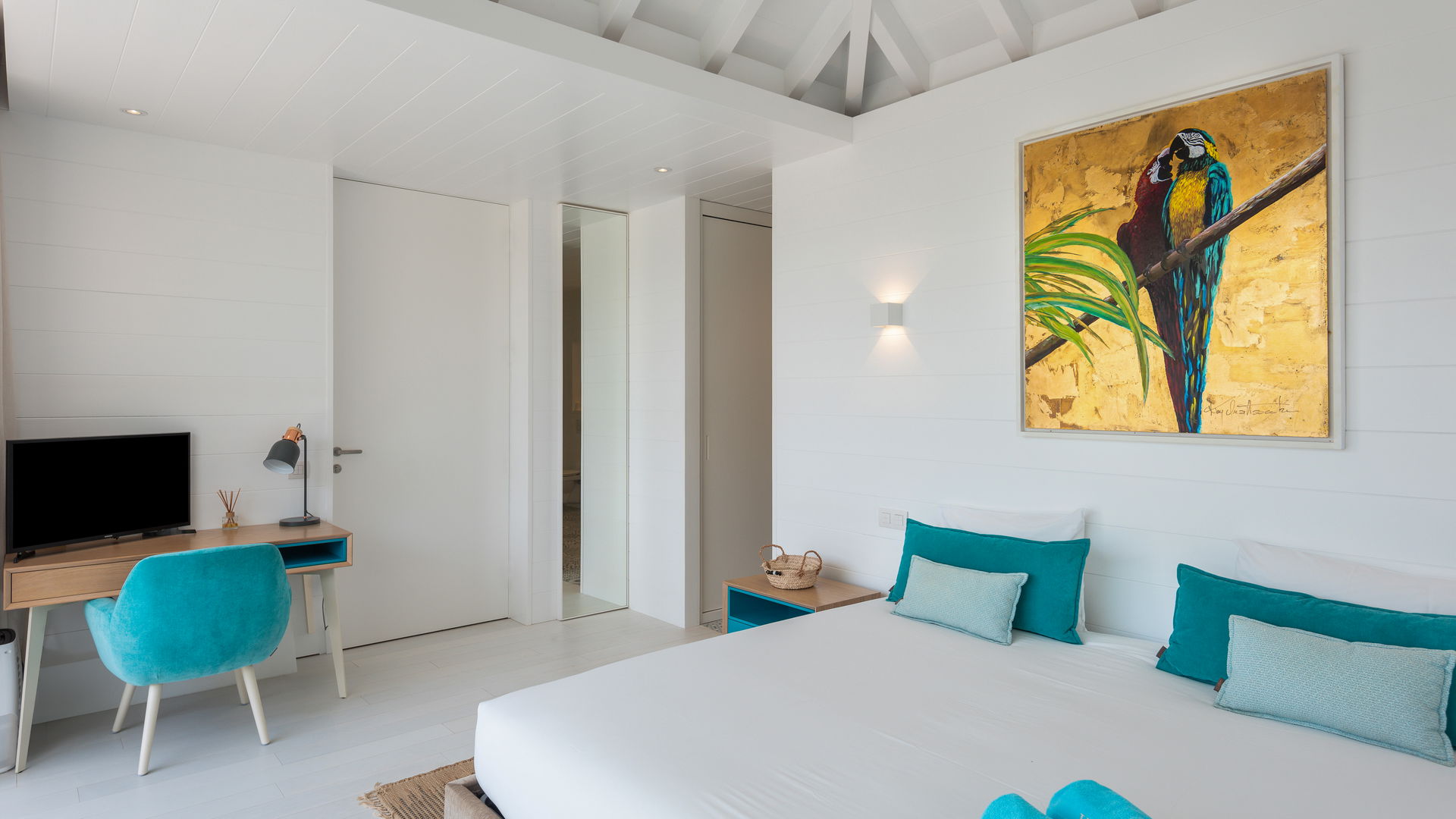 BEDROOM 2
