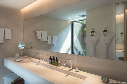 VILLA LES PALMES BEDROOM2 2