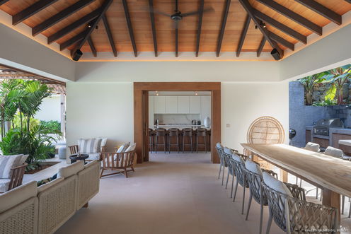 VILLA LES PALMES KITCHEN & DINING AREA 1