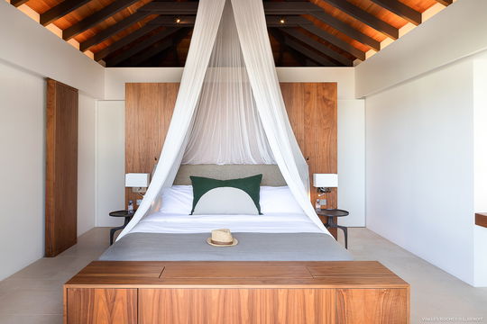VILLA LES ROCHES BEDROOM1 3
