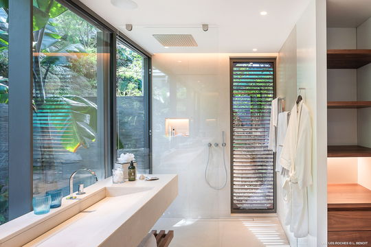 VILLA LES ROCHES BEDROOM1 4