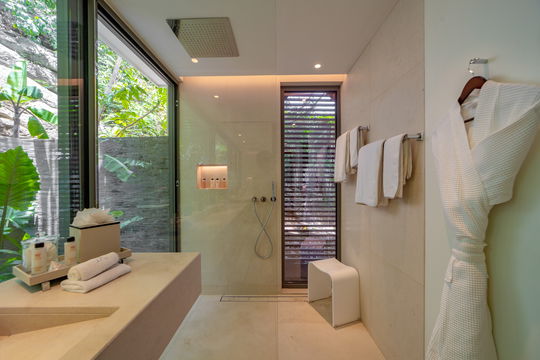 VILLA LES ROCHES BEDROOM1 9