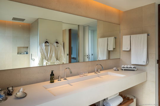 VILLA LES ROCHES BEDROOM2 5