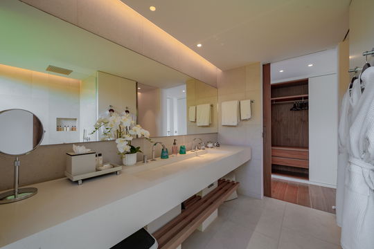 VILLA LES ROCHES BEDROOM2 8