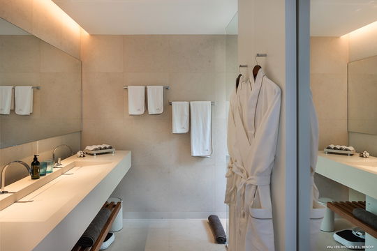 VILLA LES ROCHES BEDROOM3 4