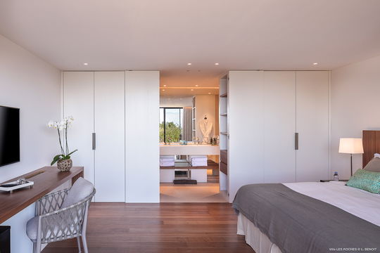 VILLA LES ROCHES BEDROOM5 2