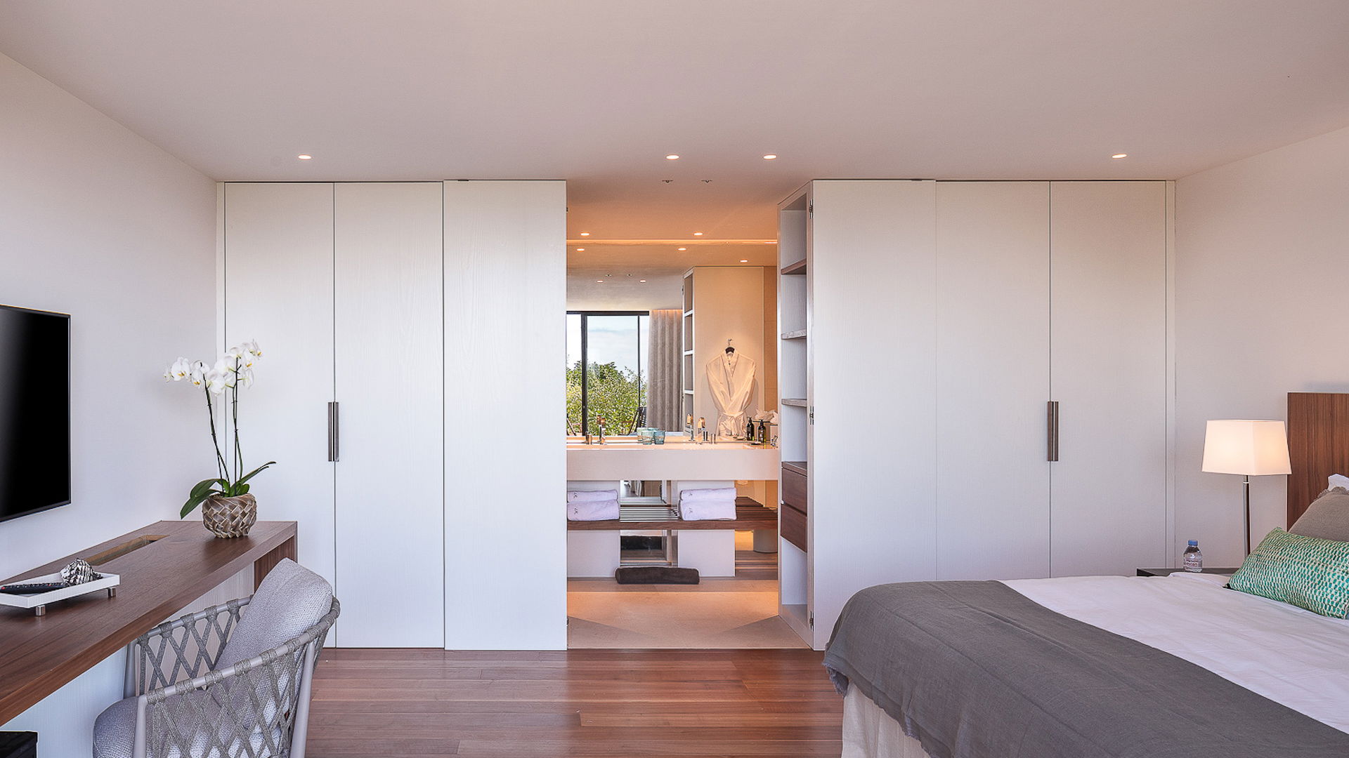 BEDROOM 5