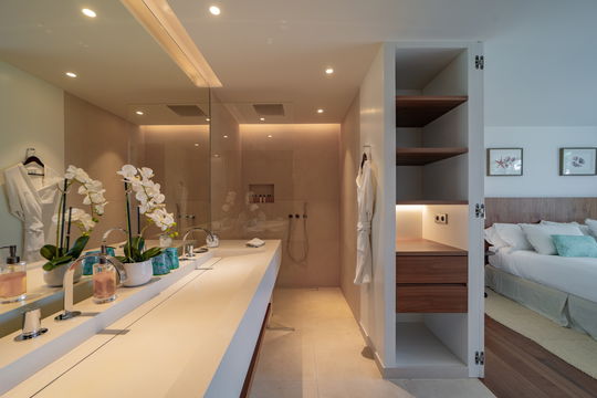 VILLA LES ROCHES BEDROOM5 6