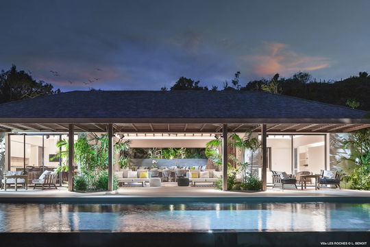 VILLA LES ROCHES BY NIGHT 2