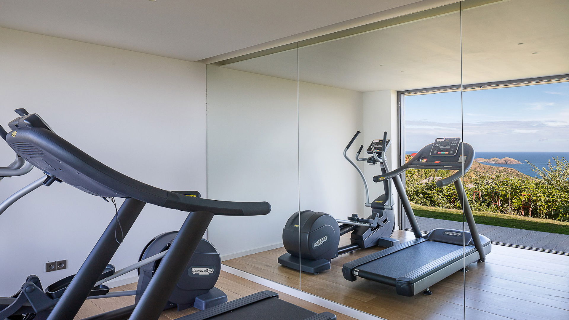 FITNESS AREA