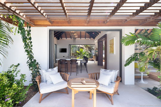 VILLA LES ROCHES KITCHEN & DINING AREA 10