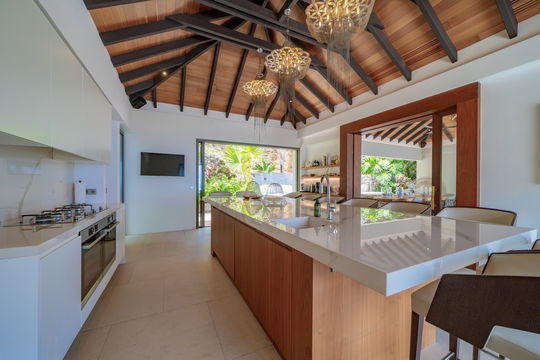 VILLA LES ROCHES KITCHEN & DINING AREA 11
