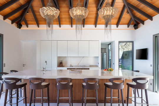 VILLA LES ROCHES KITCHEN & DINING AREA 5