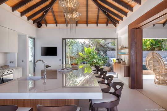 VILLA LES ROCHES KITCHEN & DINING AREA 8