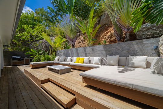 VILLA LES ROCHES OUTDOOR LOUNGE AREA 6