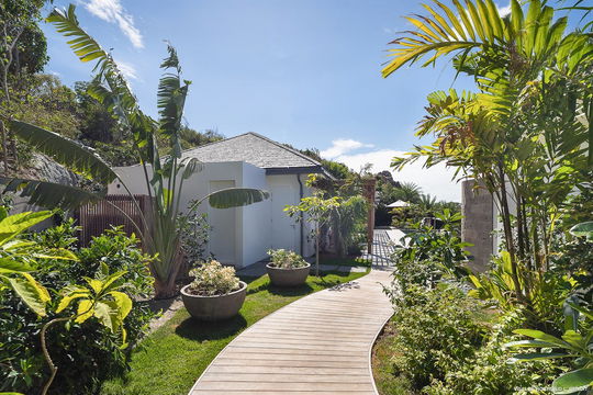 VILLA LES ROCHES OUTDOORS 1