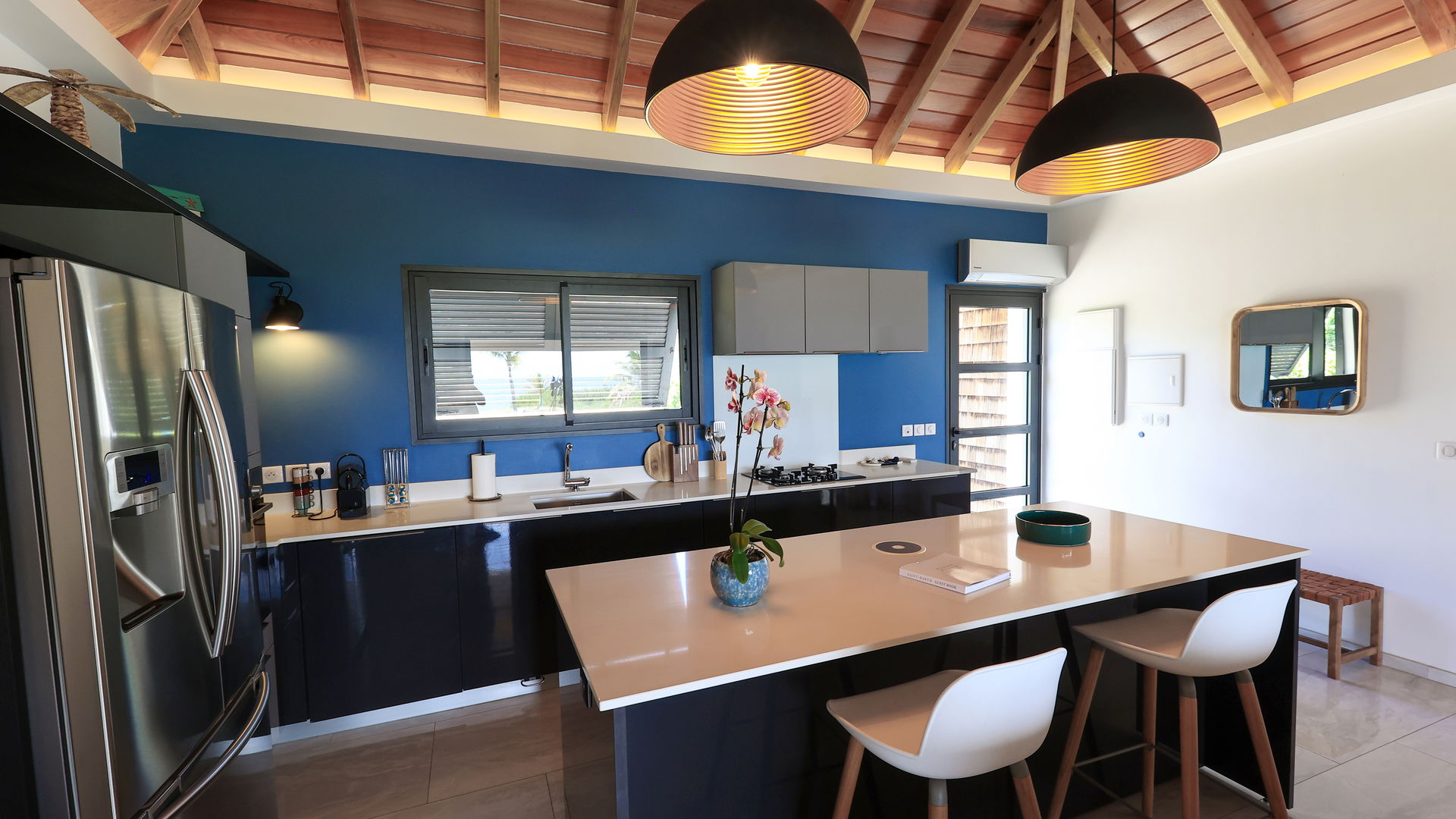 KITCHEN & DINING AREA