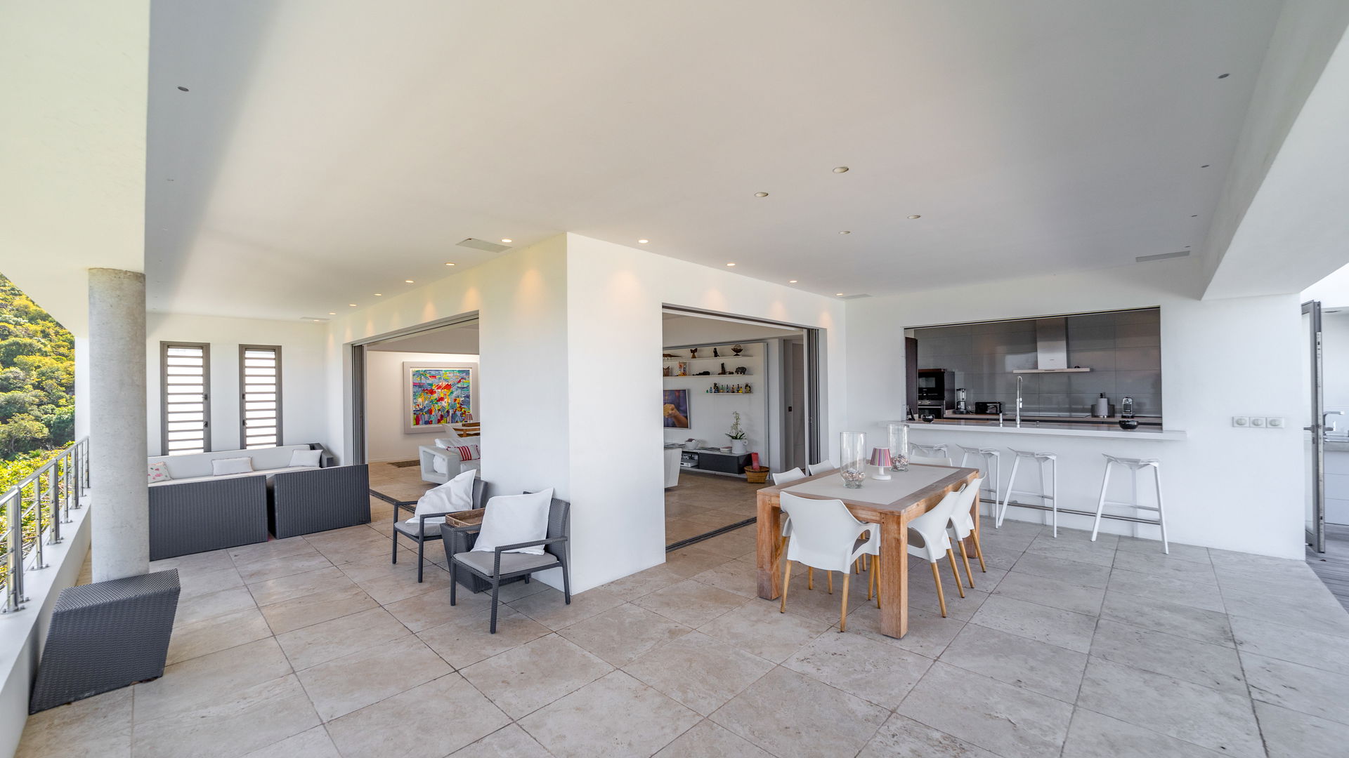 KITCHEN & DINING AREA