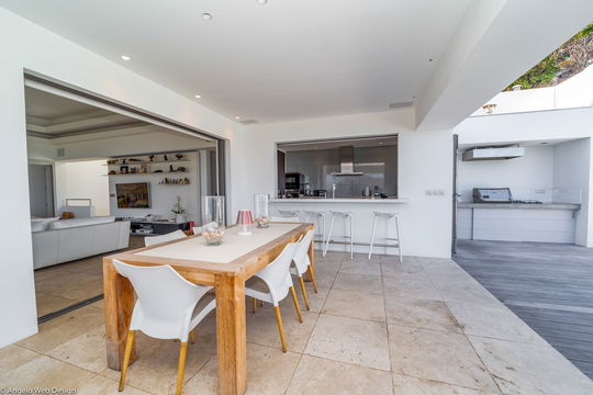 VILLA MATAJAGUI KITCHEN & DINING AREA 3