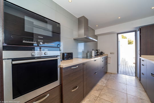 VILLA MATAJAGUI KITCHEN & DINING AREA 5