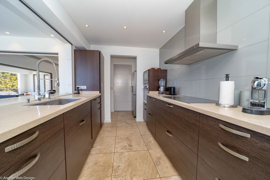 VILLA MATAJAGUI KITCHEN & DINING AREA 6