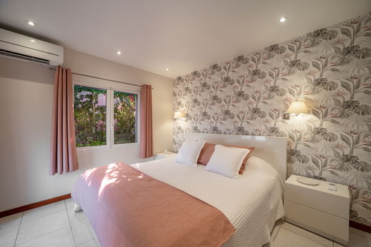 VILLA RAISINNIERS BEDROOM2 2