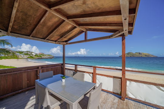 VILLA RAISINNIERS KITCHEN & DINING AREA 6