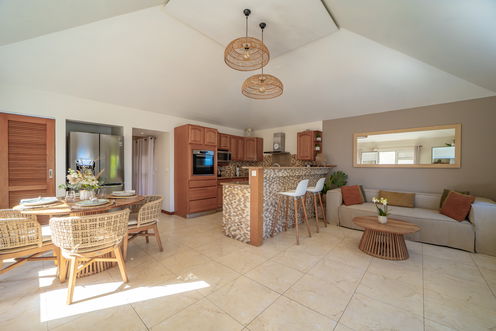 VILLA RAISINNIERS LIVING AREA 2