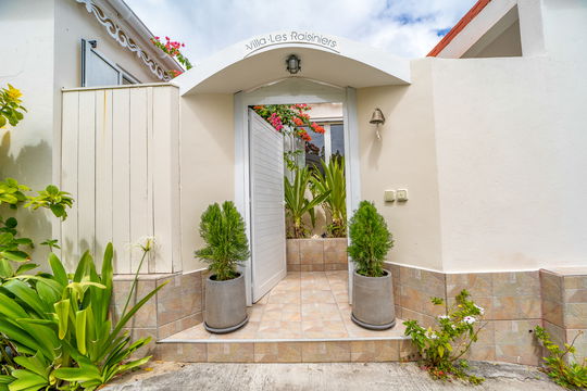 VILLA RAISINNIERS OUTDOORS 6