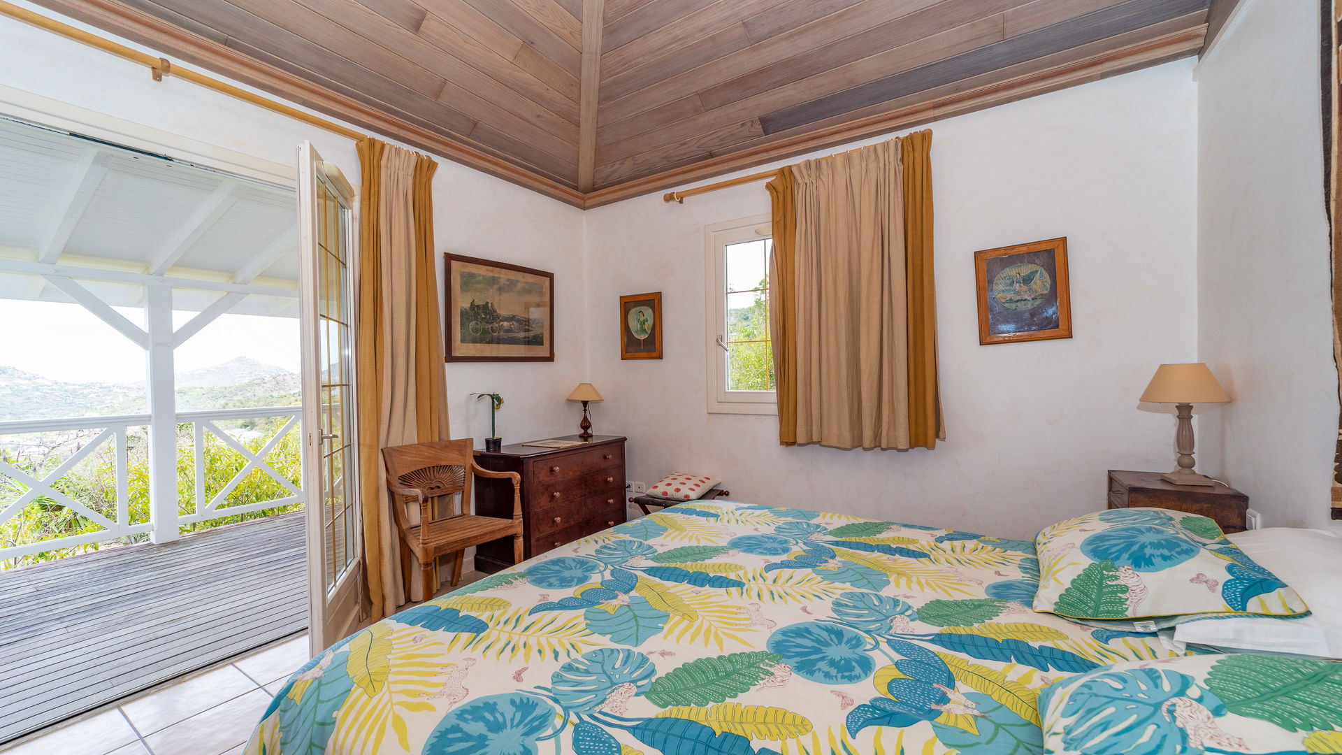 BEDROOM 1
