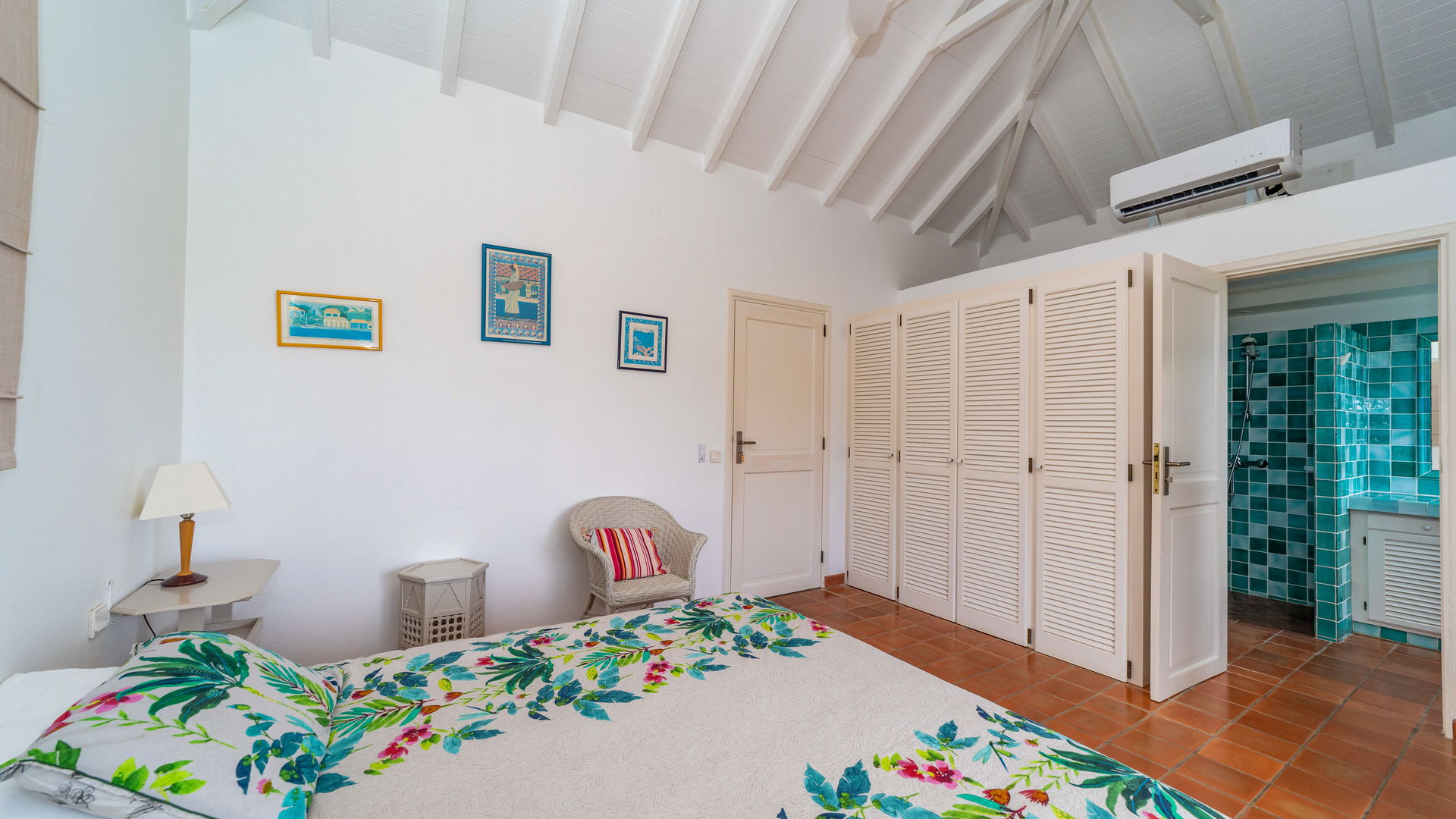 BEDROOM 2