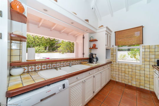 VILLA OPURE KITCHEN & DINING AREA 5