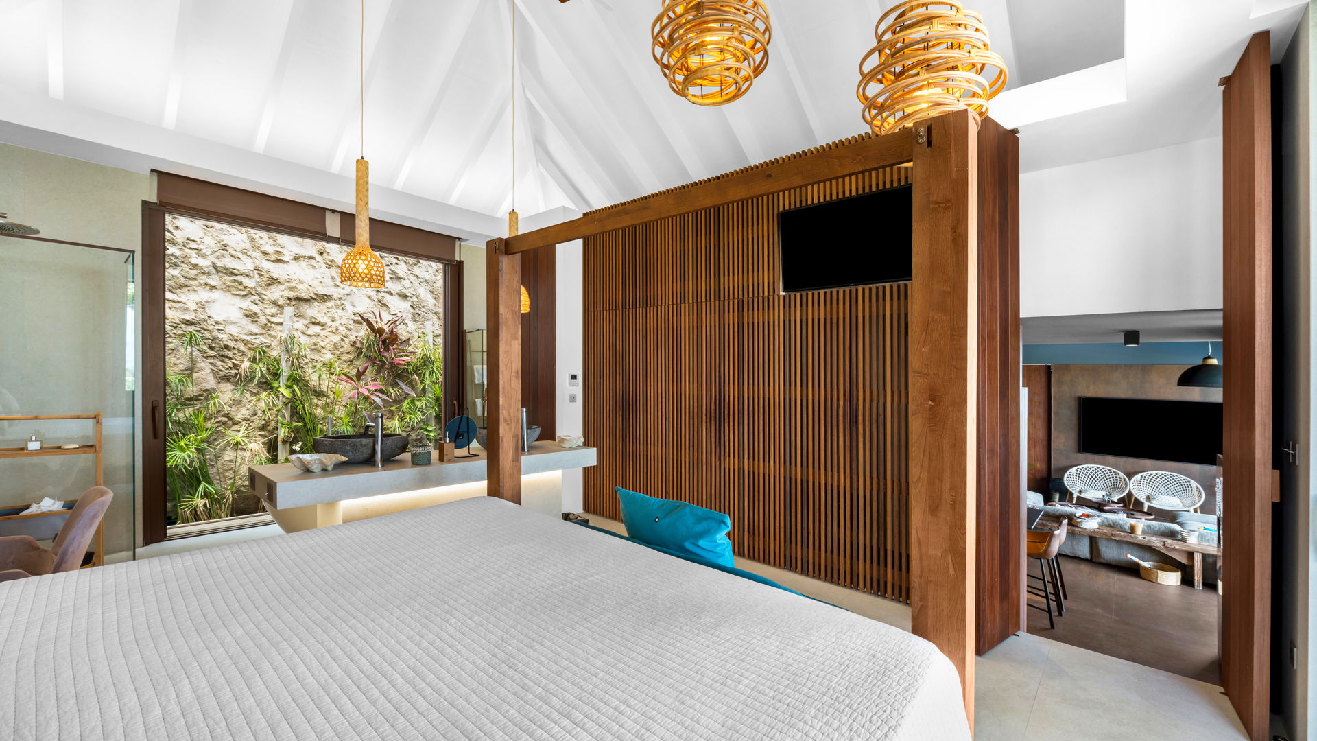 BEDROOM 1