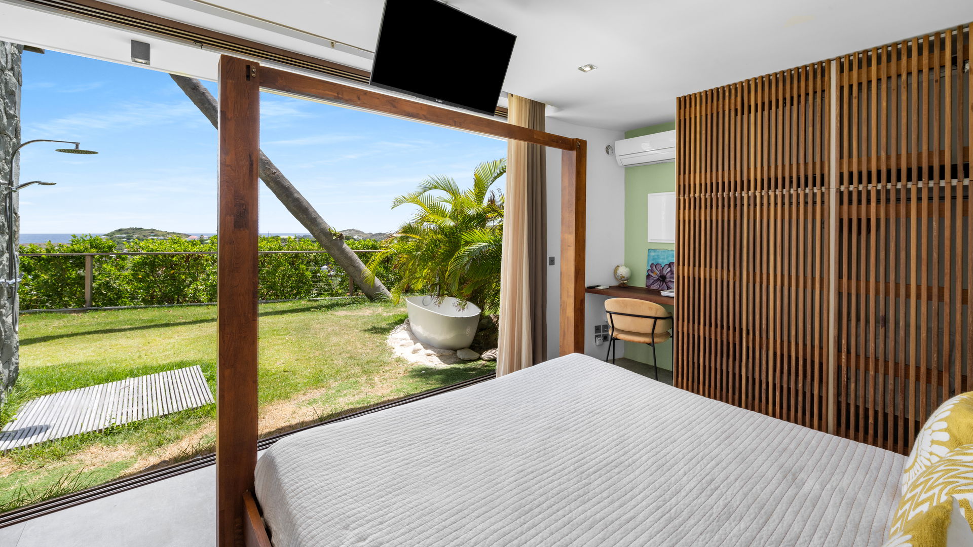 BEDROOM 4