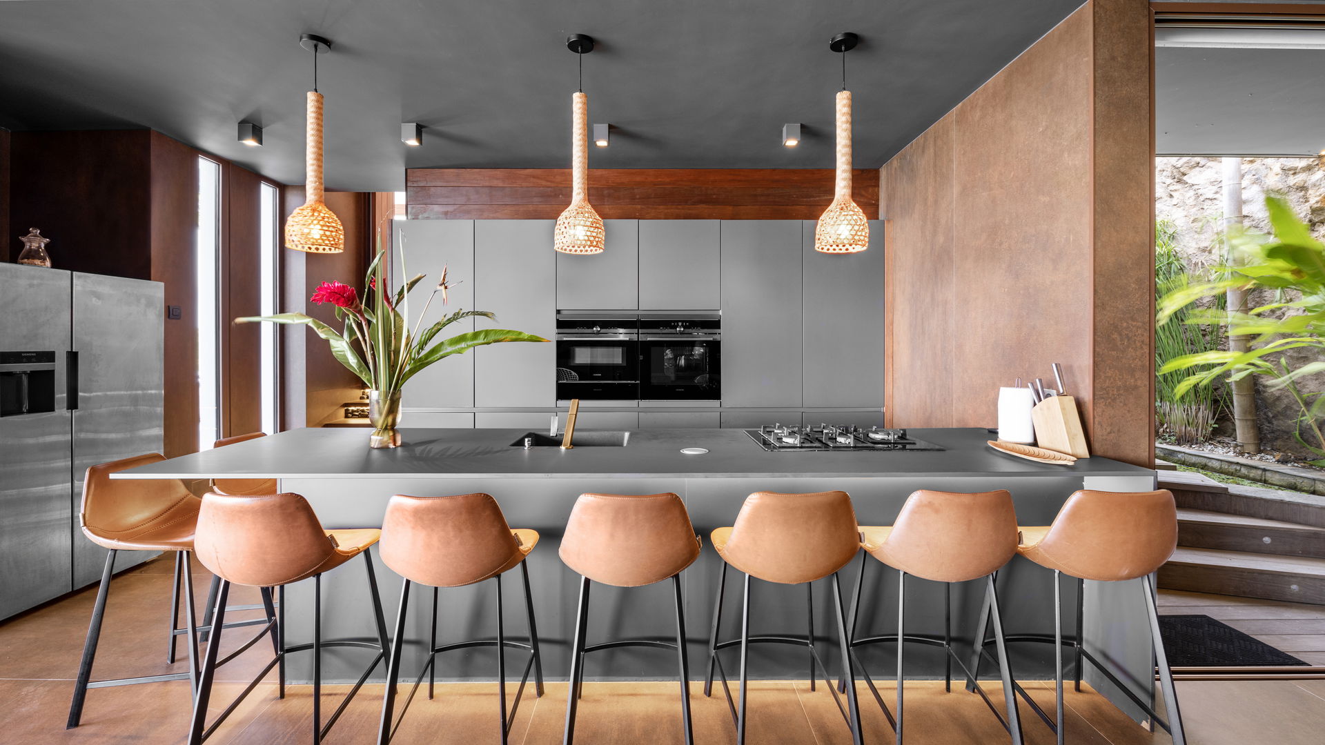 KITCHEN & DINING AREA