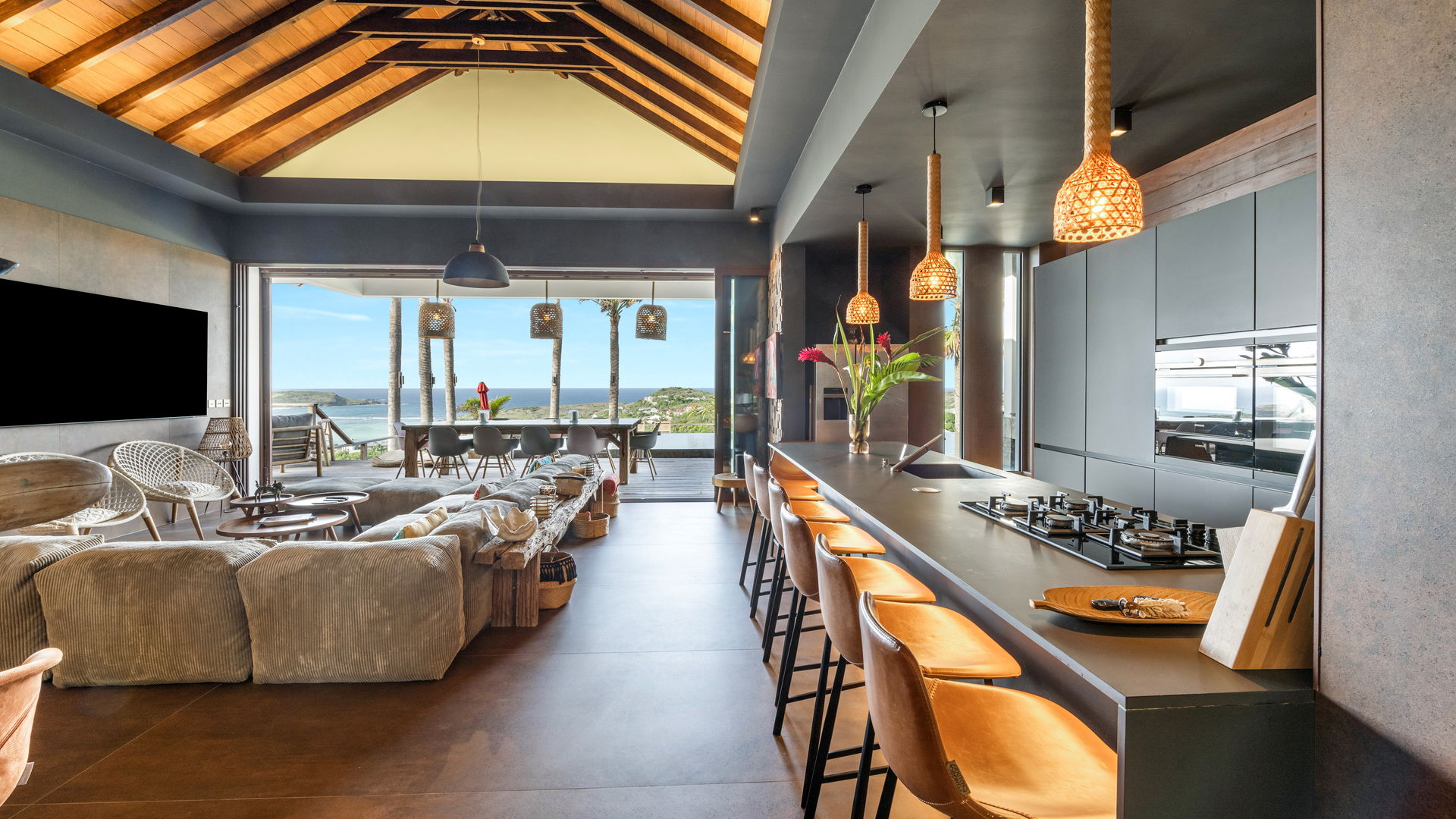 KITCHEN & DINING AREA
