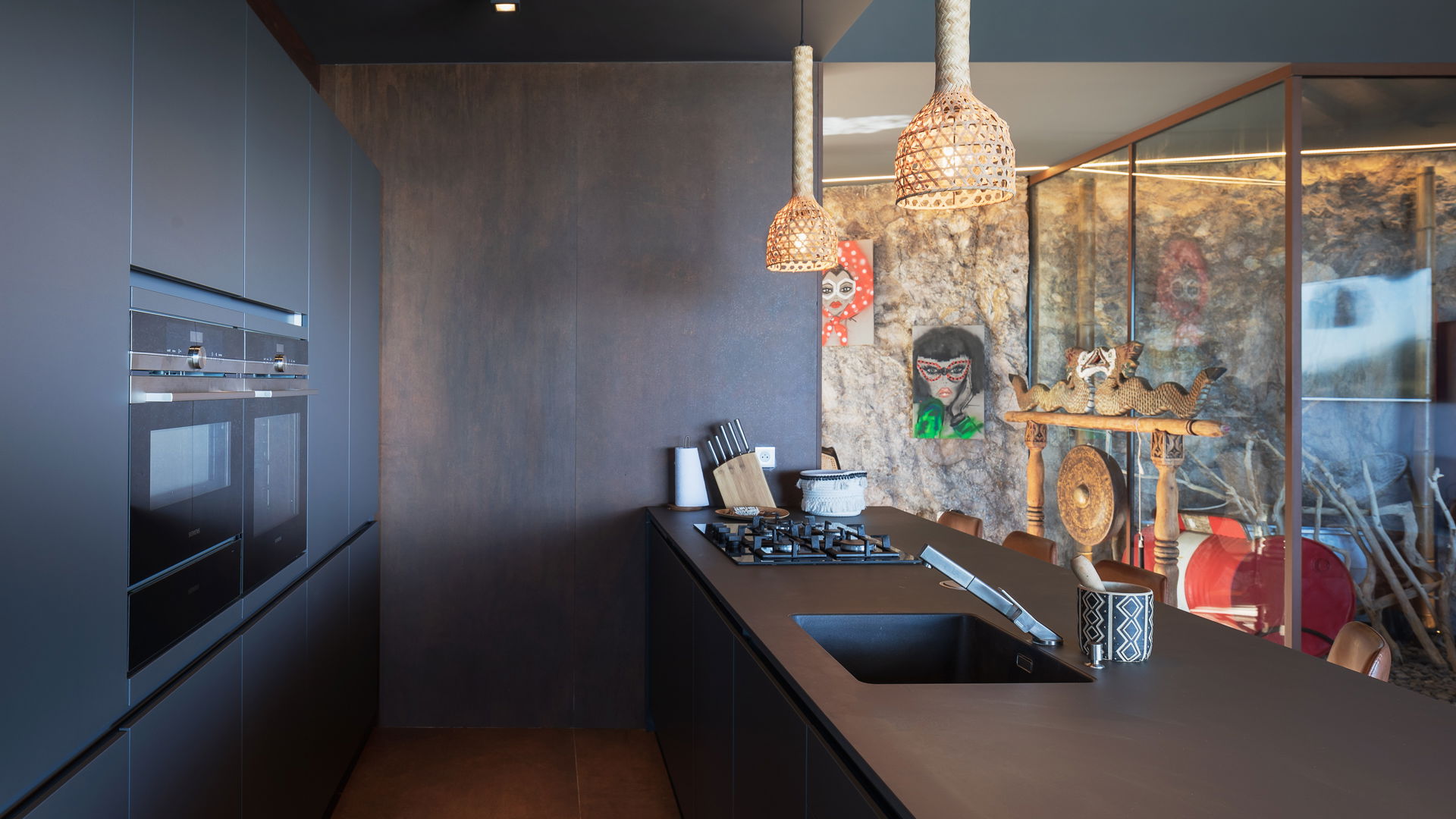 KITCHEN & DINING AREA