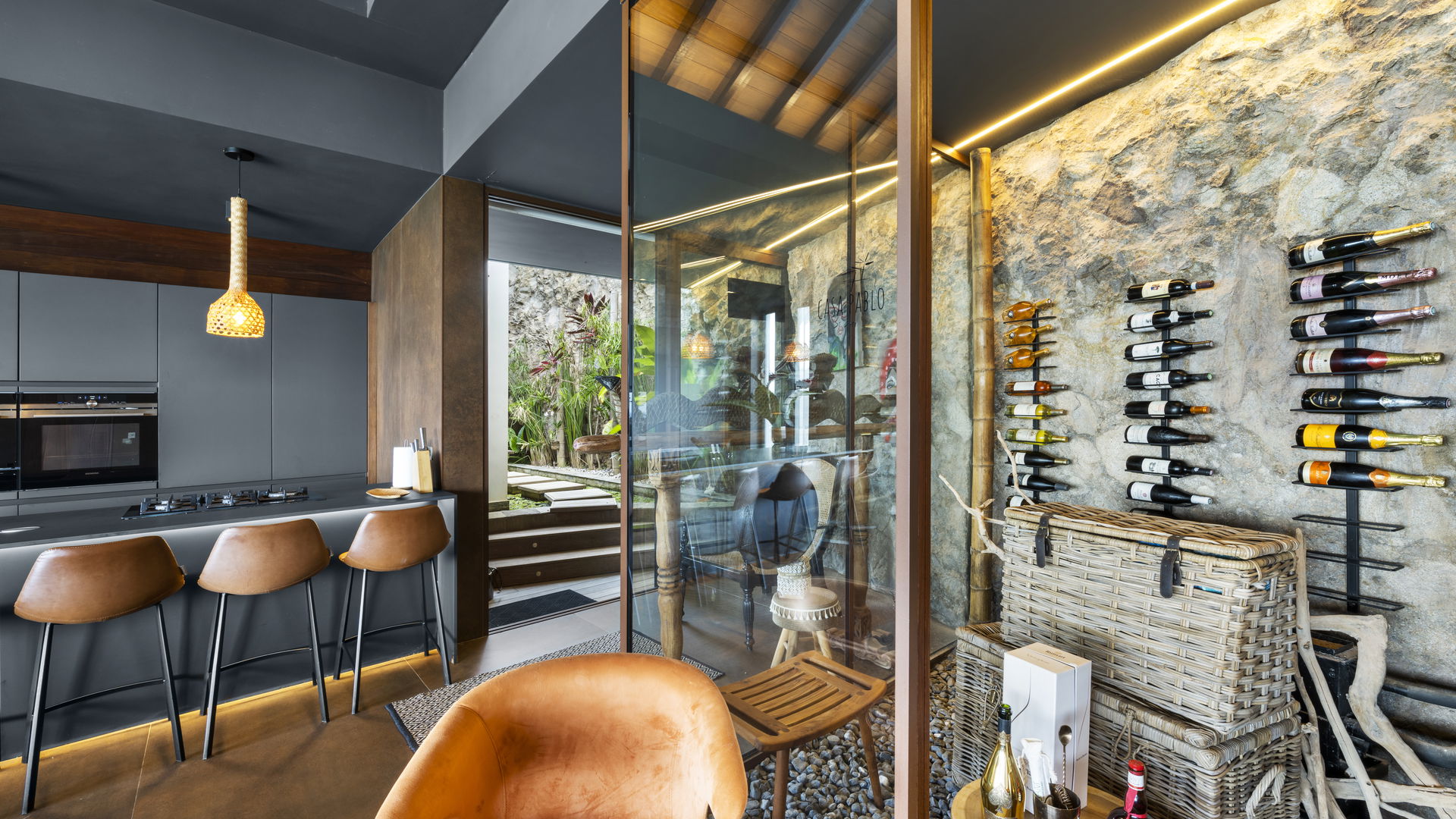 KITCHEN & DINING AREA