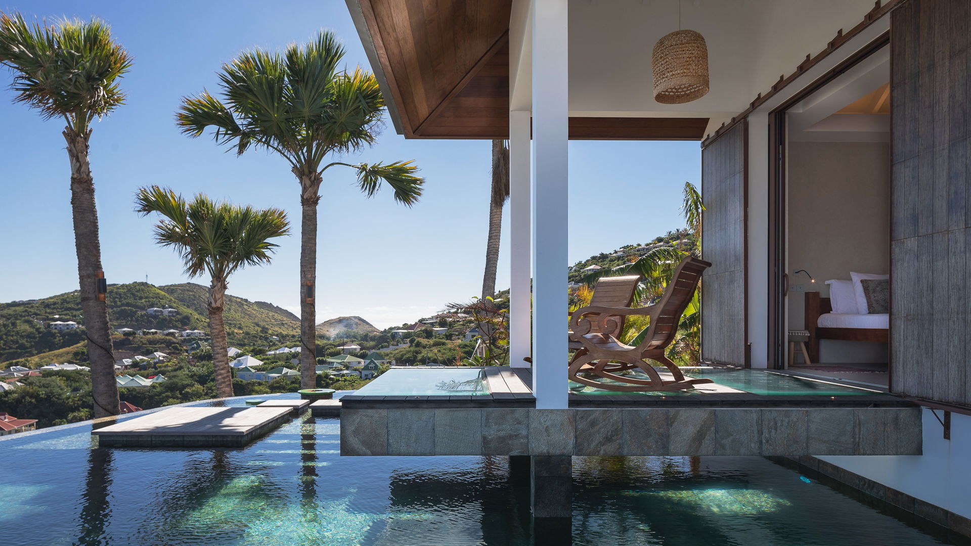 POOL & TERRACE