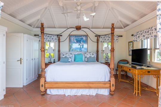VILLA MANGO BEDROOM1 1