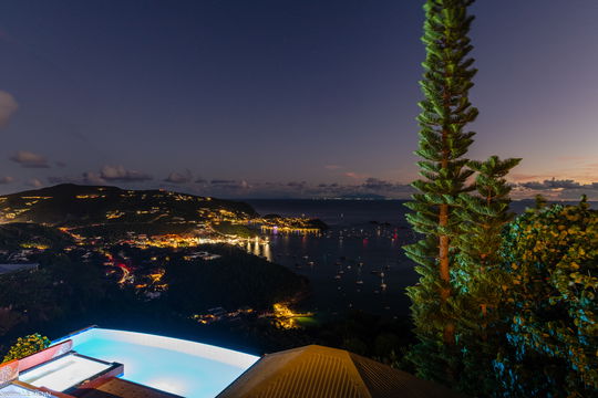 VILLA MANGO BY NIGHT 3