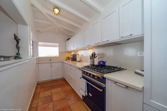VILLA MANGO KITCHEN & DINING AREA 12