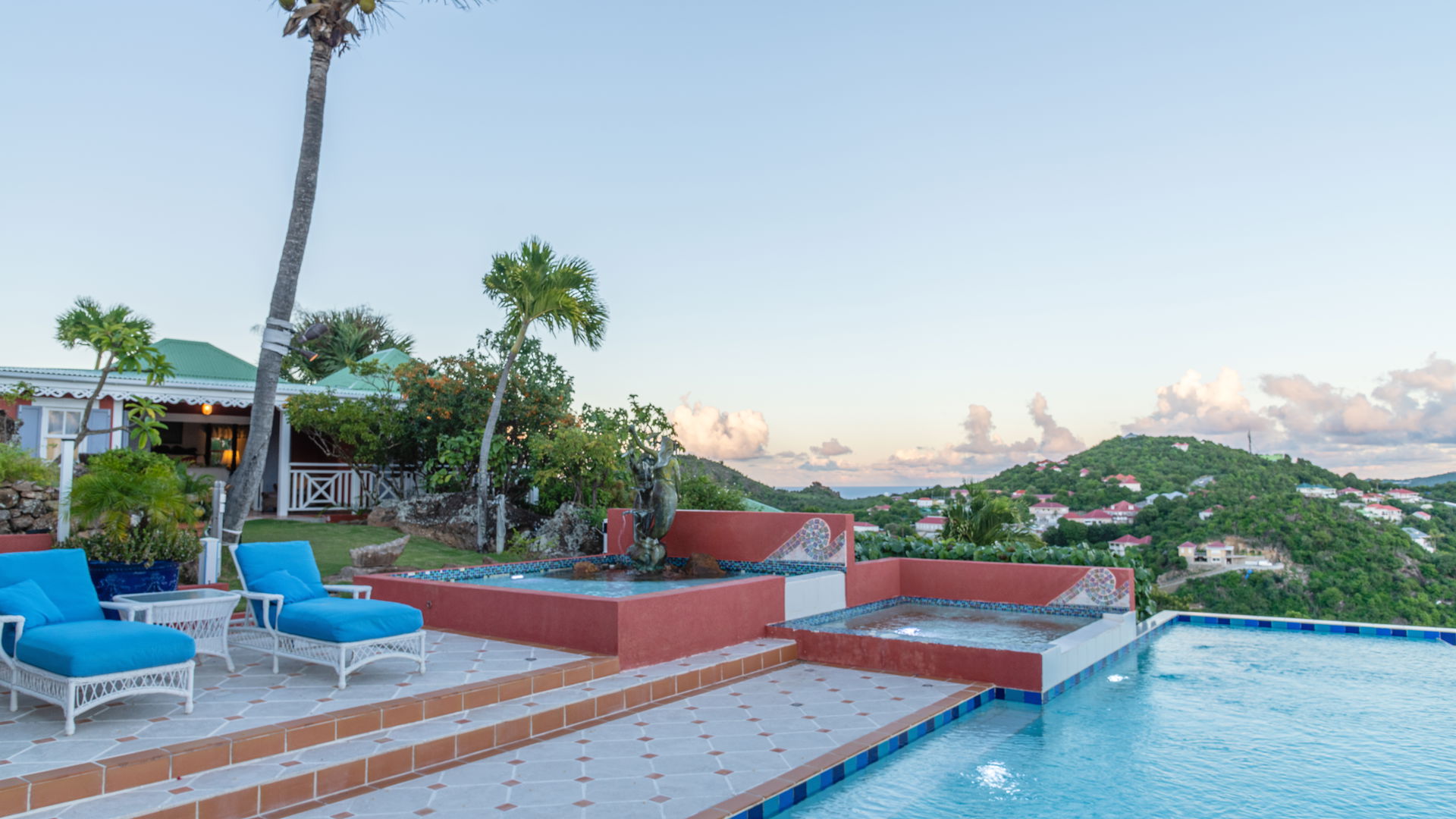 POOL & TERRACE