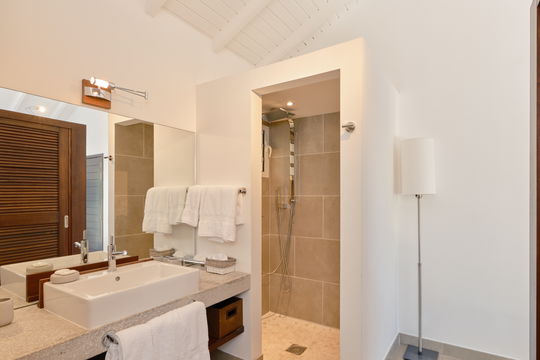 VILLA SAKURA BEDROOM2 5