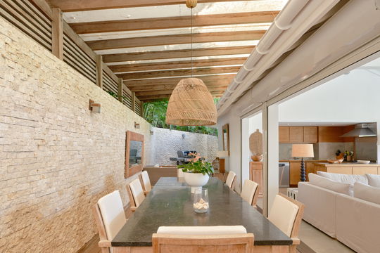 VILLA SAKURA KITCHEN & DINING AREA 2