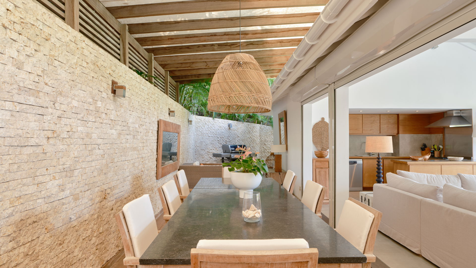 KITCHEN & DINING AREA