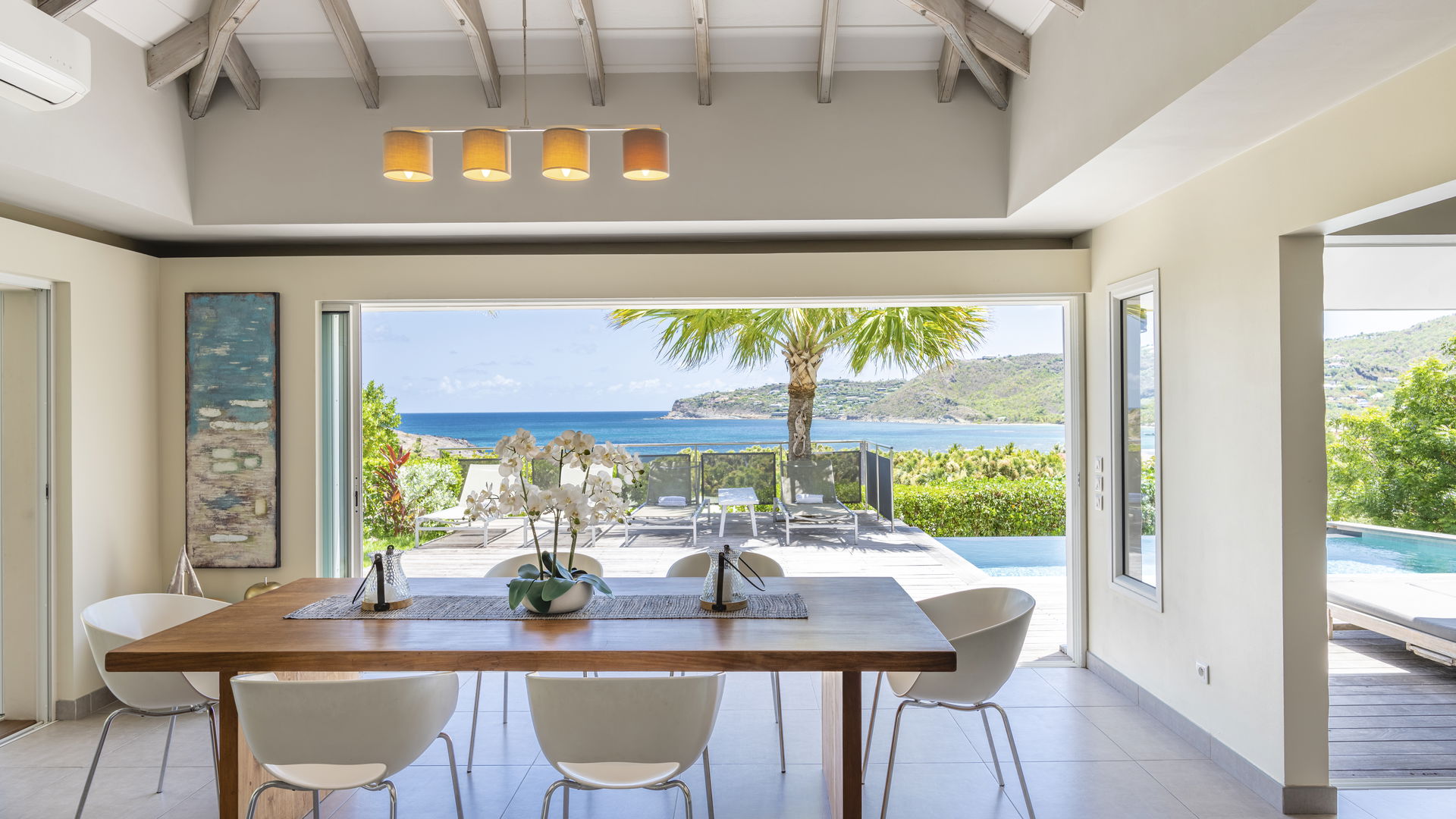 KITCHEN & DINING AREA