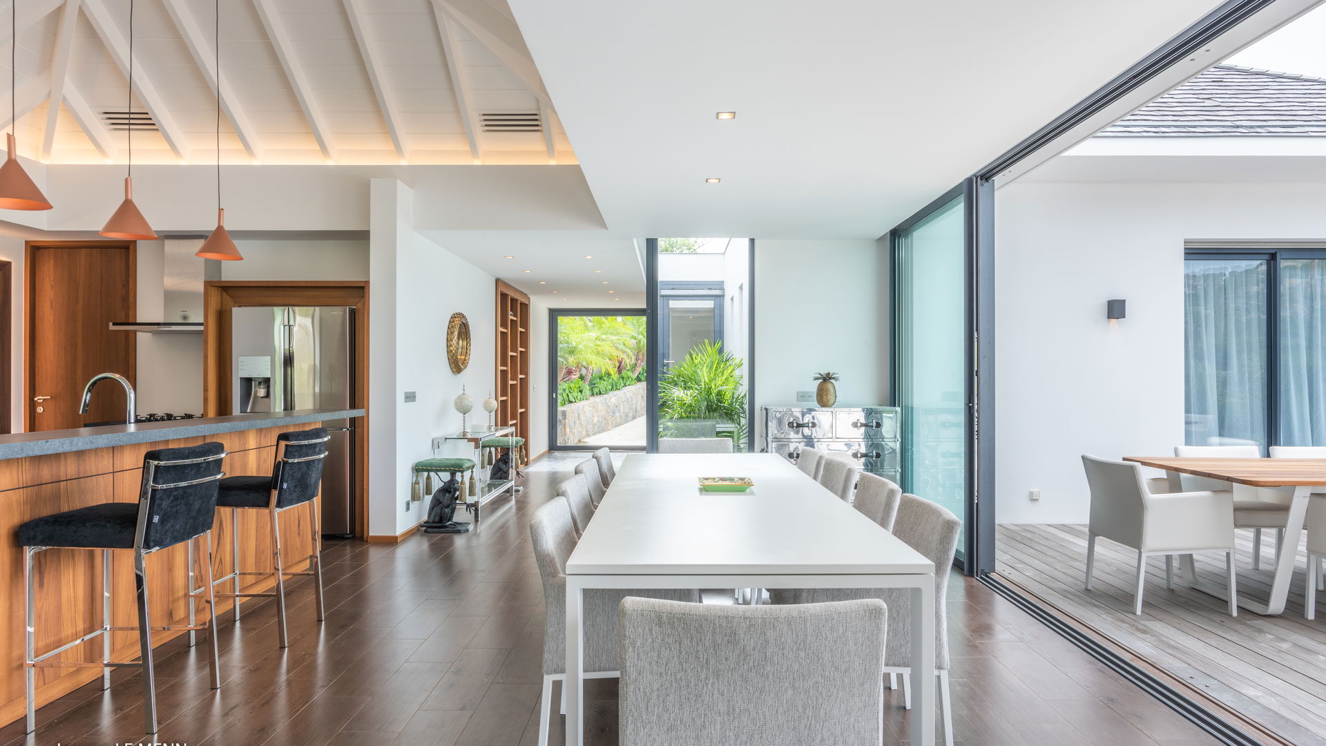 KITCHEN & DINING AREA